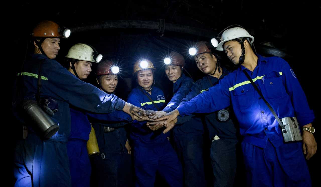 Danh Vang Coal Workers compete in production labor, determined to complete the assigned plan. Photo: TKV