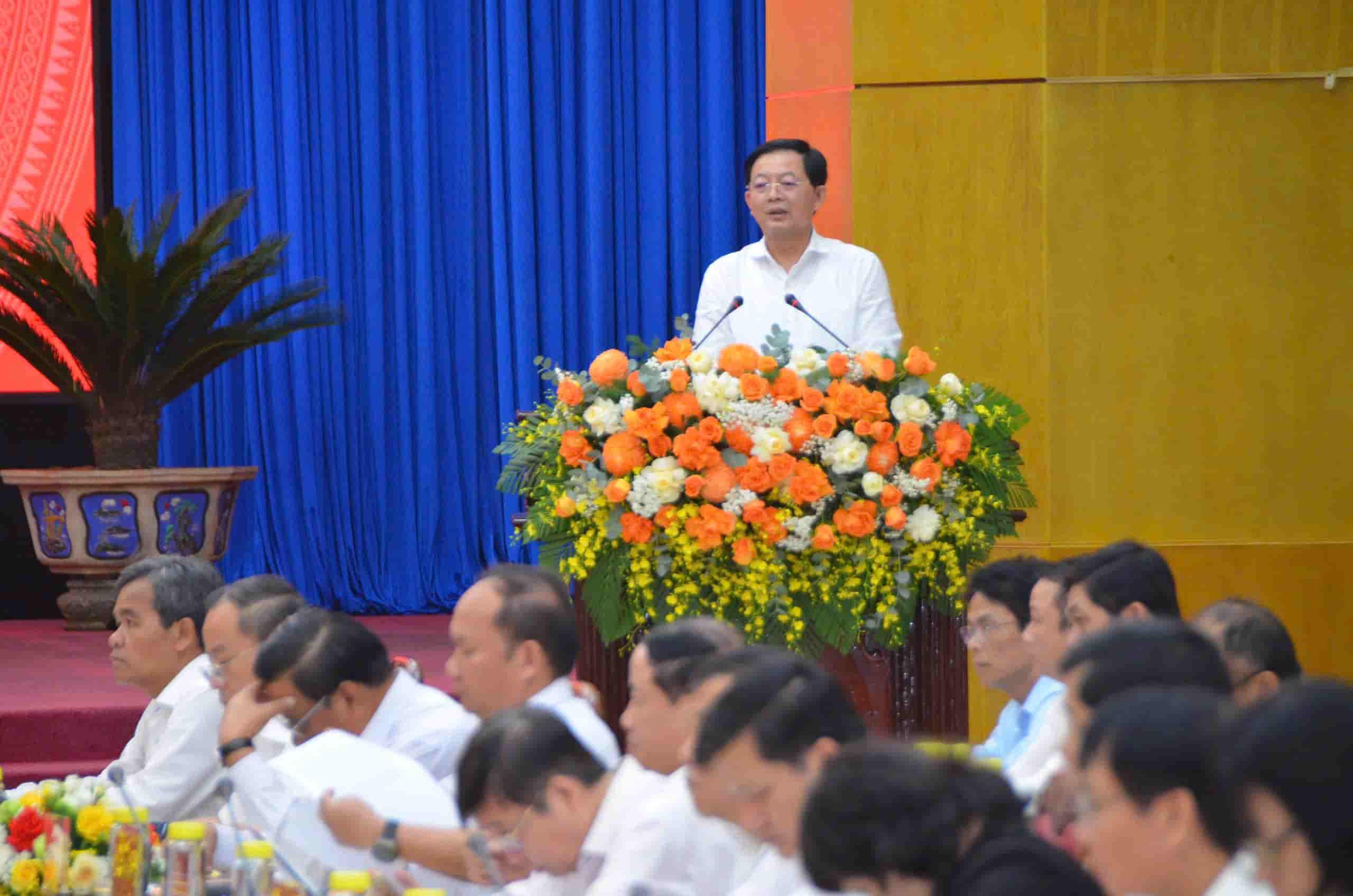 Bi thu Tinh uy Binh Dinh Ho Quoc Dung phat bieu tai hoi nghi. Anh: Thanh Tuan