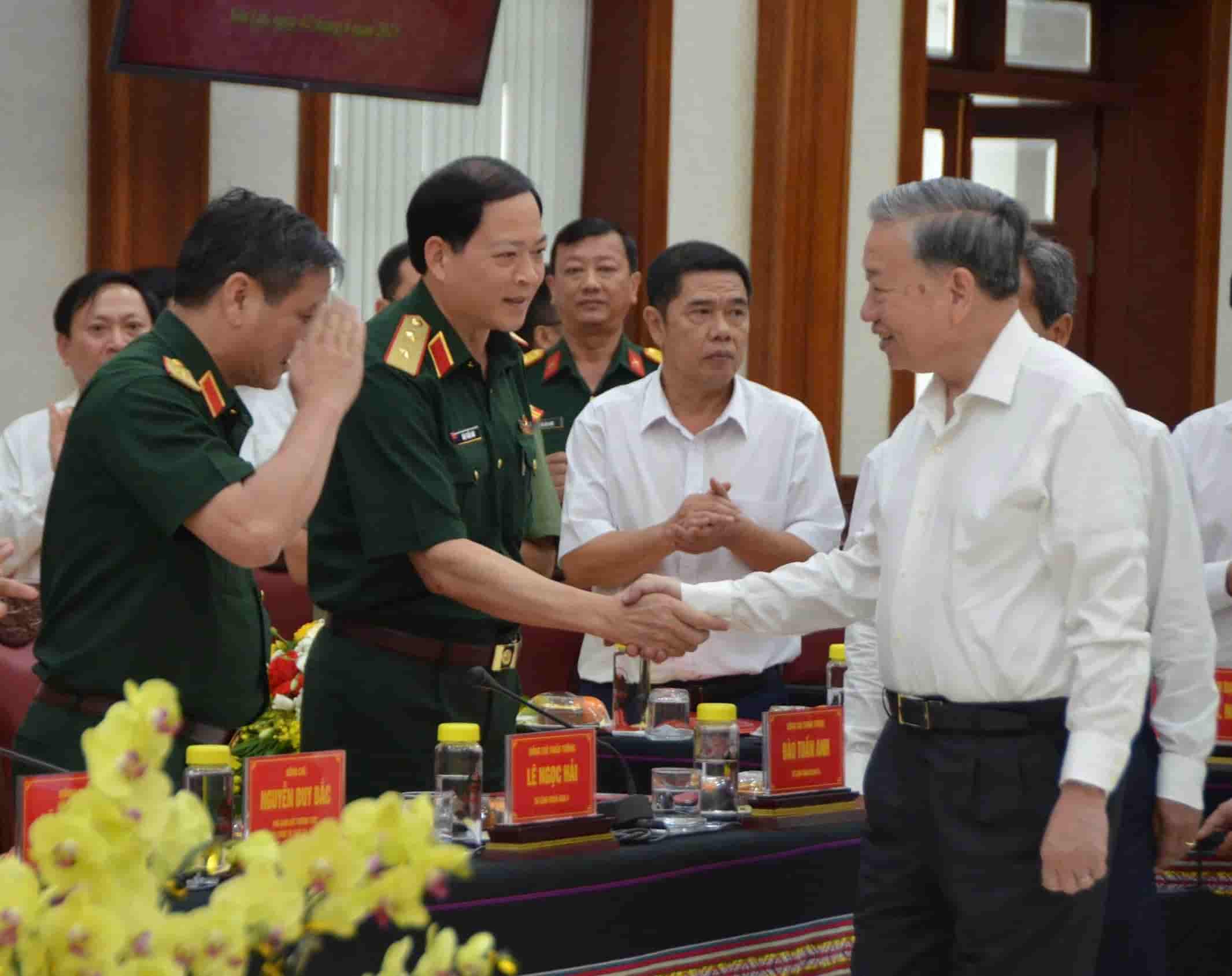 Tong Bi thu To Lam va cac dai bieu. Anh: Thanh Tuan