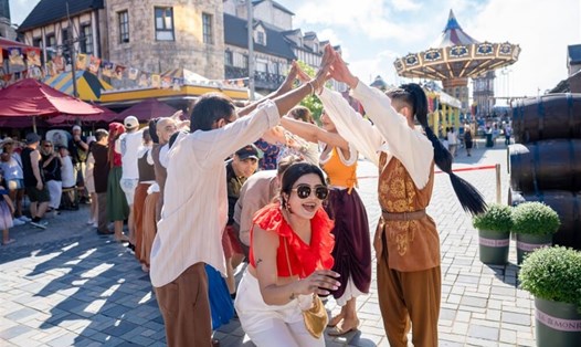 Du khách có cơ hội trải nghiệm nhiều điều thú vị khi đến Ba Na Hills (Đà Nẵng). Ảnh: Thanh Sơn