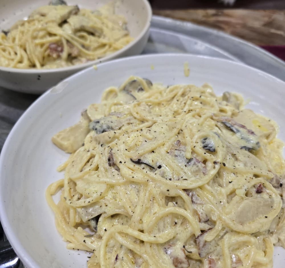 Mushroom cream pasta will be more delicious with Gouda cheese. Photo: Anh Quoc