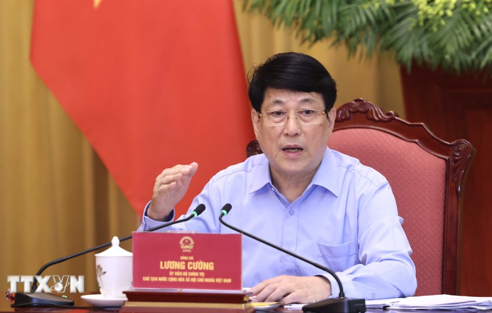 Miembro del Politburo, el presidente Luong Cuong solicito a la oficina del presidente revisar y completar toda preparacion y organizar con exito el Congreso del Partido de la Oficina del Presidente. Foto: VNA