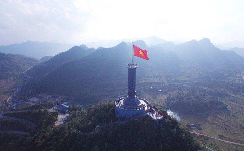 Temporarily stop visiting Lung Cu Flagpole until June 18. Photo: Trong Hai