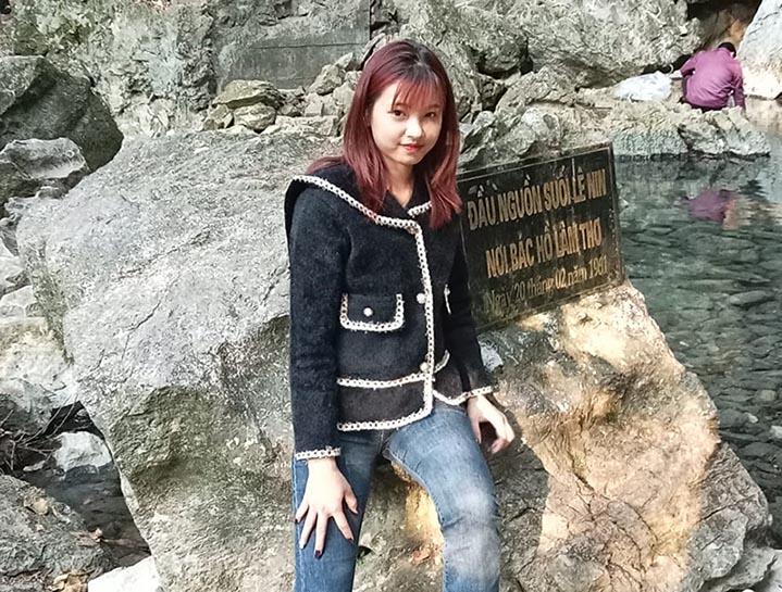 Chị Ngọc Anh tin tưởng vào chia sẻ của người thân để quyết định chọn nơi làm việc phù hợp. Ảnh: NVCC. 