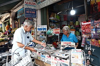 The small printing press store next to Thi Nghe market (Binh Thanh district, Ho Chi Minh City) of Ms. Tran Thi Ngoc Anh has existed for 35 years, becoming an address associated with the lives of many people in the area. Photo: Viet Anh