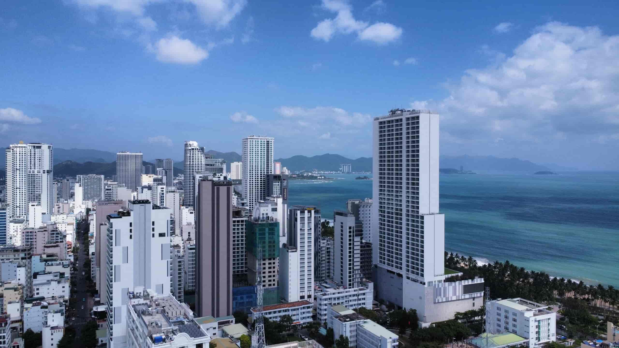 4 Enterprises acaban de poner a prueba el Proyecto de Vivienda Comercial en Khanh Hoa con mas de VND 10,000 mil millones. Foto: Huu Long