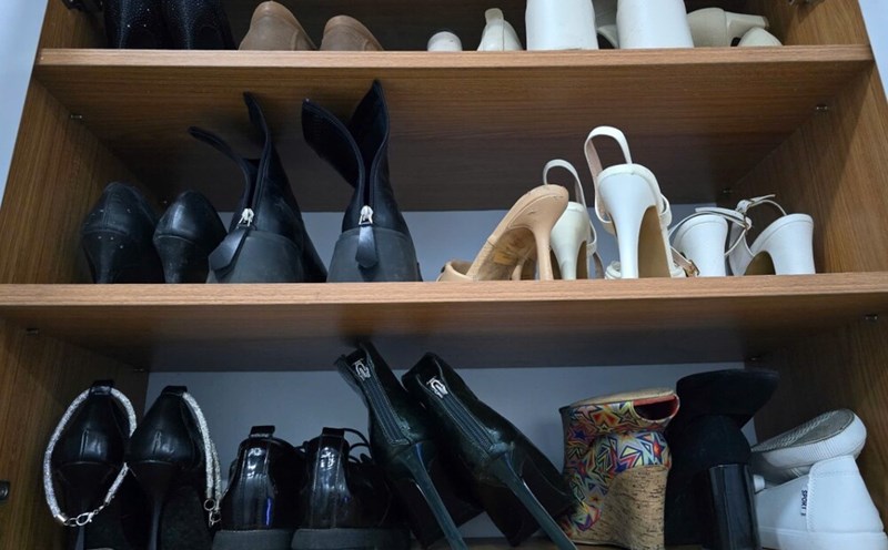 Old shoes that have not been used for a long time or are no longer in use should be removed to help keep the house neat. Photo: Tuan Dat