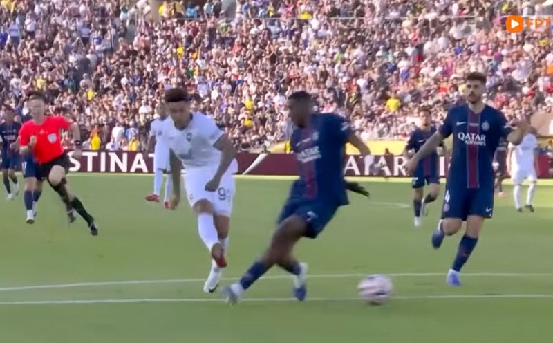 Botafogo won 1-0 against PSG. Photo cut from FPT Play video