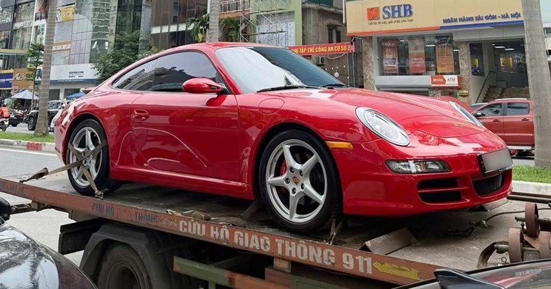 Rare Porsche 911 generation 997 appears in Hanoi