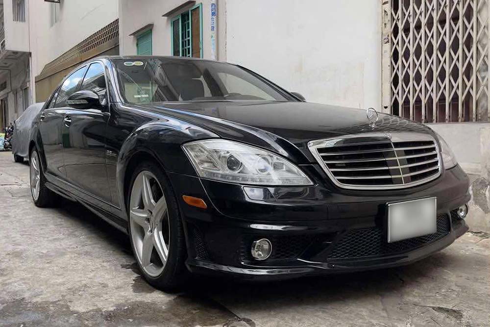 Mercedes-Benz S63 AMG 2009 solia costar casi 7 mil millones de dong cuando se trataba de Vietnam, ahora ofrecido por un precio de venta de aproximadamente 500 millones. Foto: Hung Tran