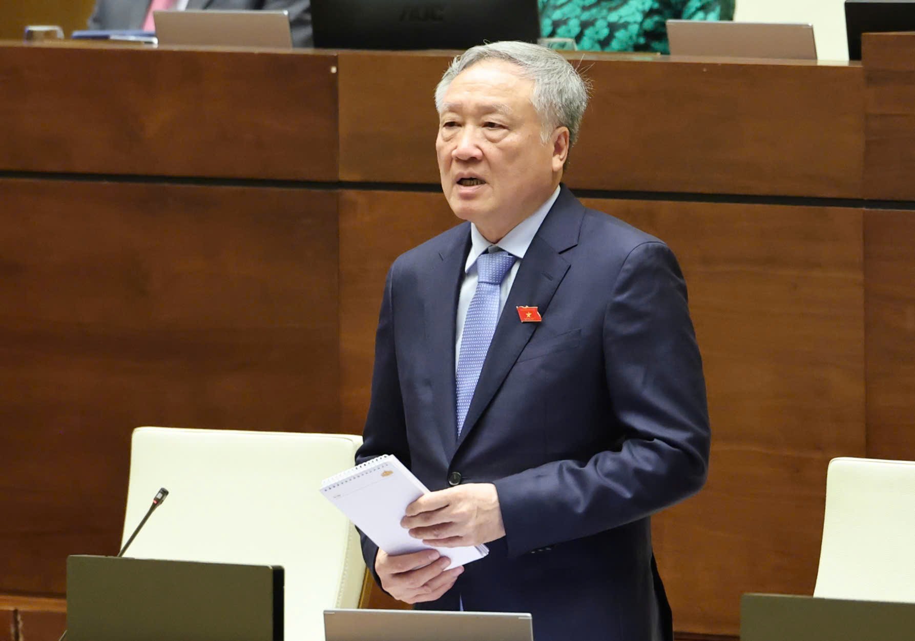 Politburo member and Permanent Deputy Prime Minister Nguyen Hoa Binh said that negotiations with the US have been active, making efforts to avoid the 46% tax rate. Photo: Pham Dong