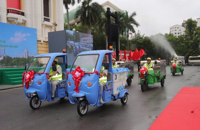 Ha Noi tien phong van hanh thiet bi ve sinh moi truong hien dai tai 4 quan noi do. Anh: Hoang Son