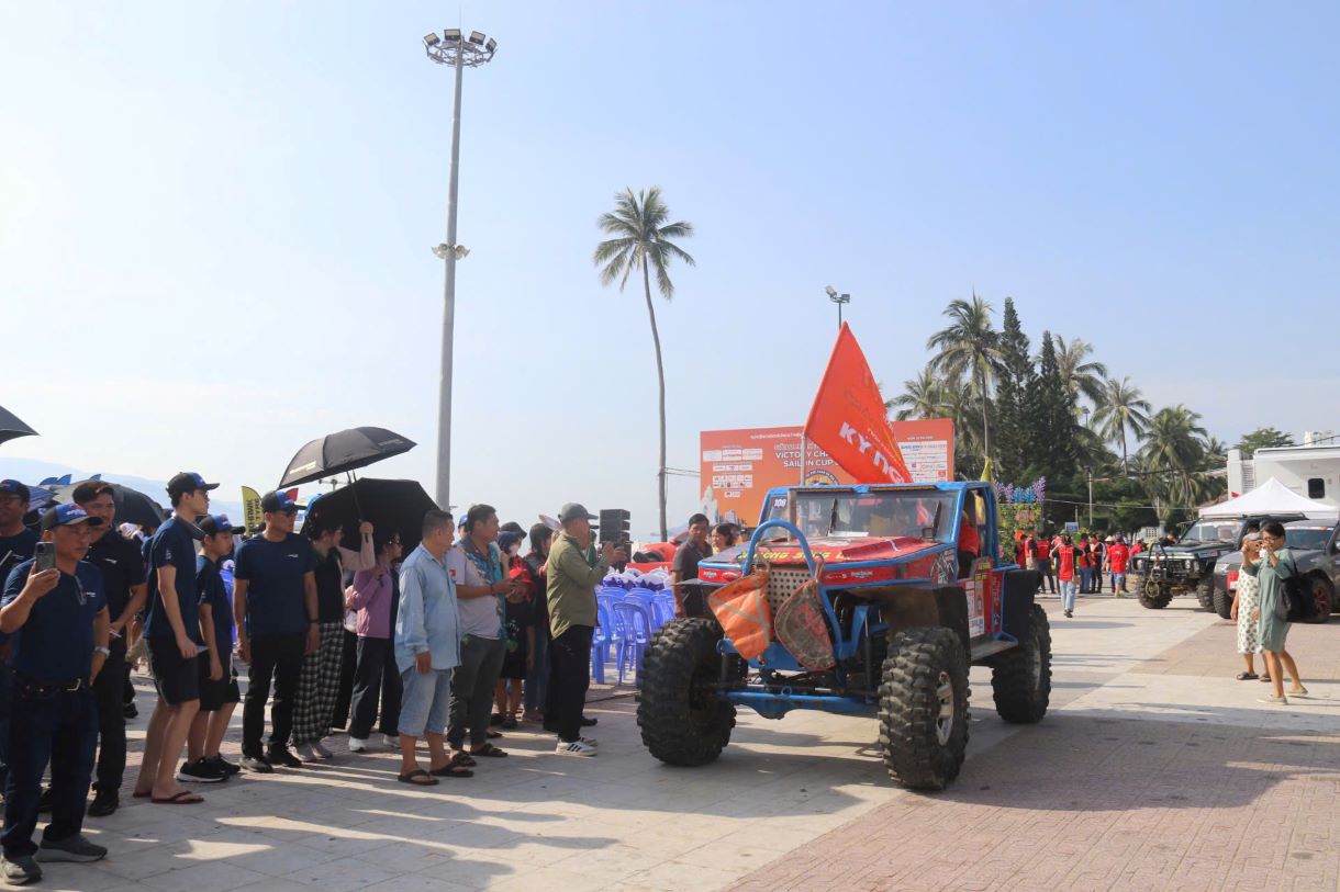 Khan gia Nha Trang hao huc voi giai dua xe the thao va dia hinh Victory Challenge 2025. Anh: Phuong Linh