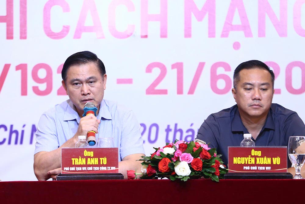 Ong Tran Anh Tu phat bieu. Anh: Quoc An