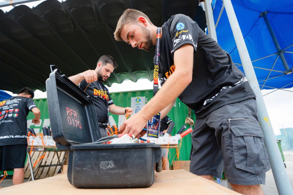 The UK brought 8,000 fireworks to the Da Nang International Fireworks Festival. Photo: Tran Thi