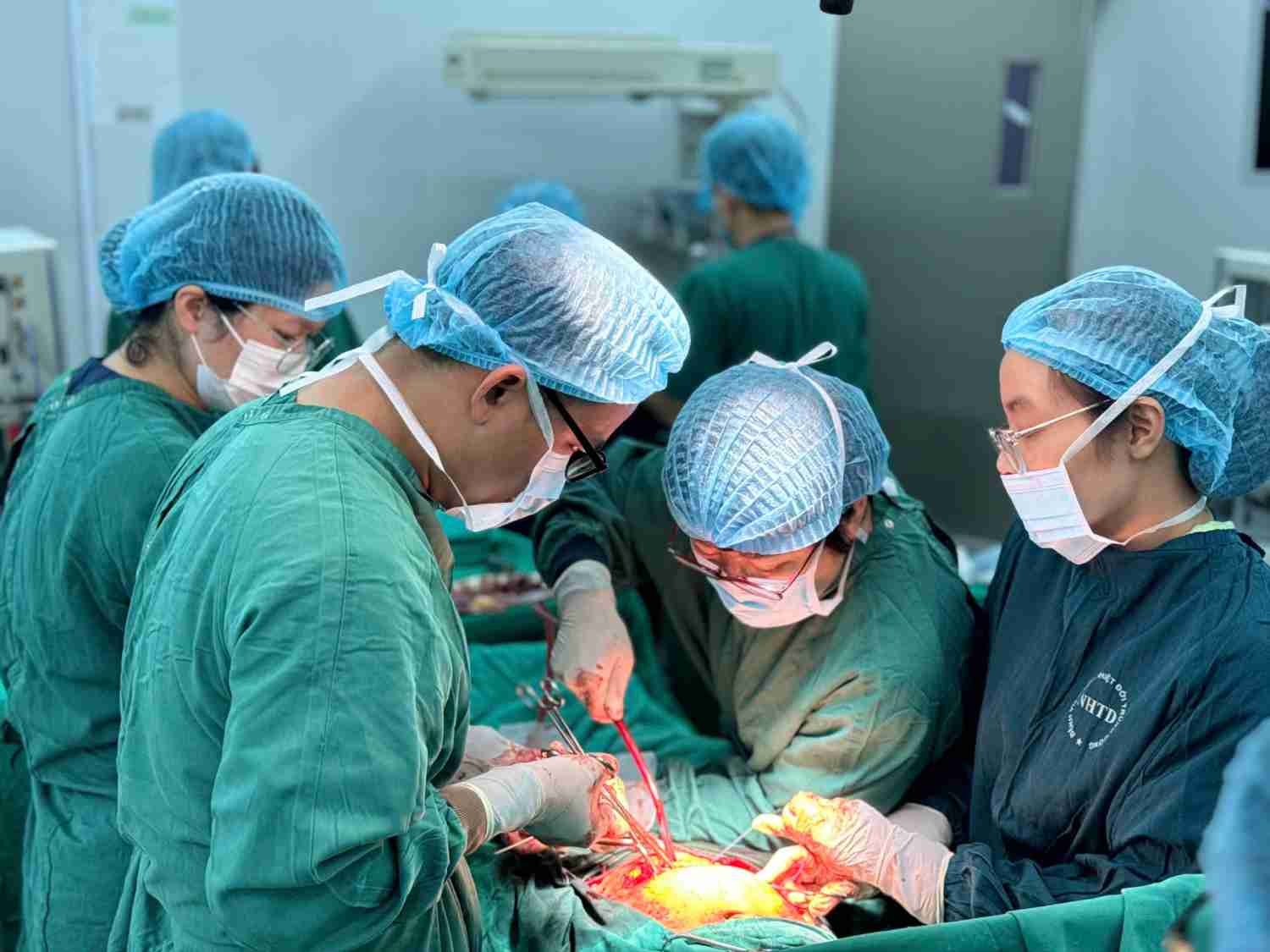 Los medicos de emergencia del aborto arbitrariamente Semana 26. Foto: Thanh Dang