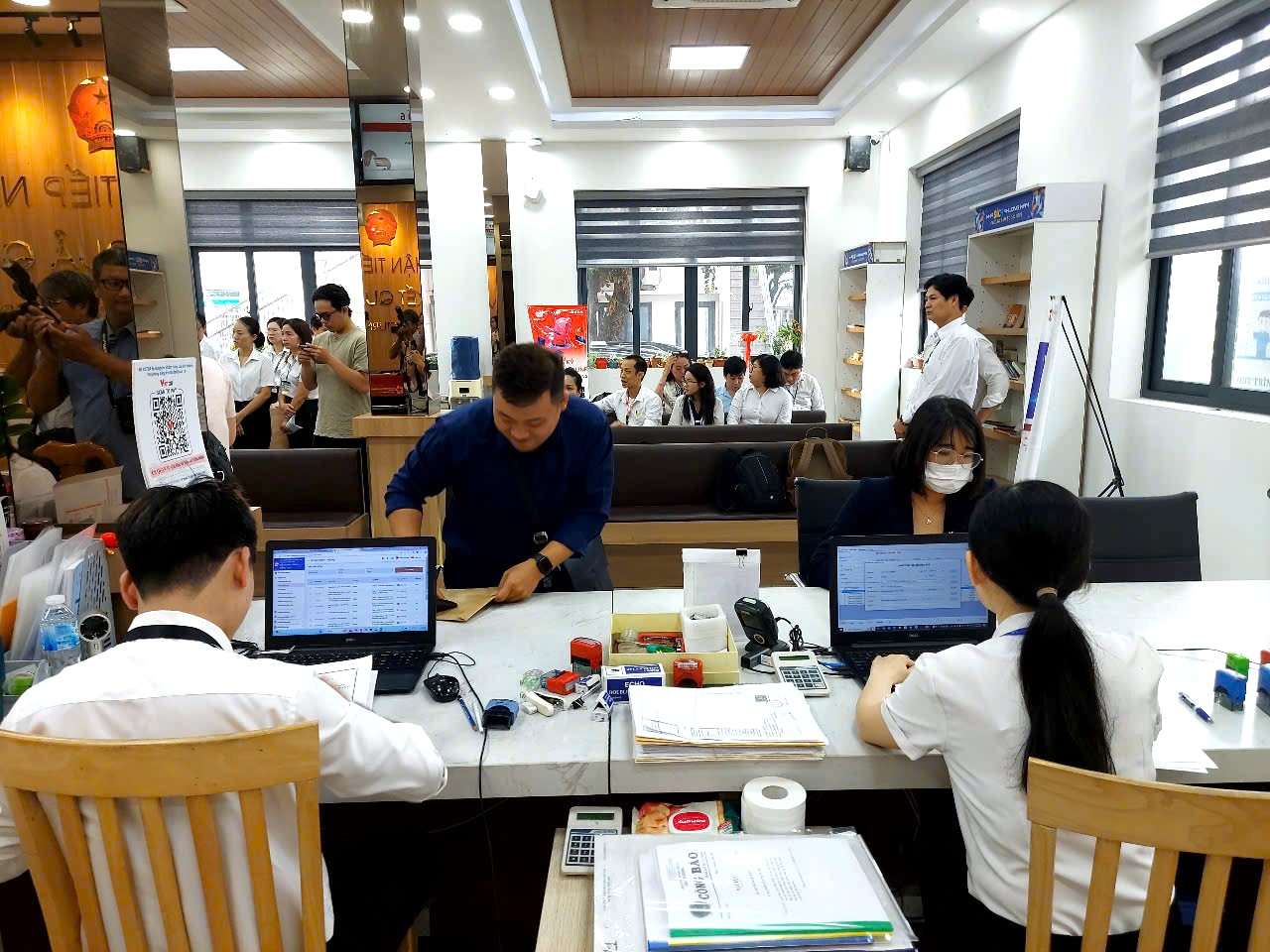 Ho Chi Minh City racionalizara 5.562 personas comunales no especializadas. Foto: Minh Quan