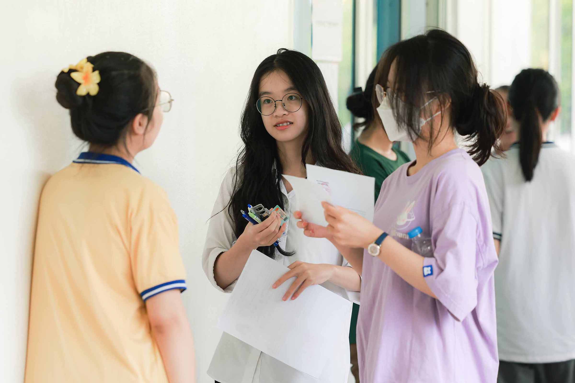 Candidates taking the 2024 high school graduation exam in Hanoi. Photo: Hai Nguyen