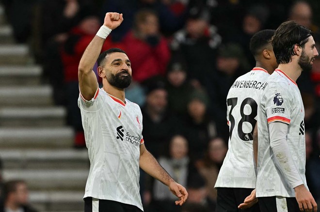 Mohamed Salah tiene la mejor temporada de su carrera en la Premier League, cuando gano el campeonato con Liverpool. Foto: AFP