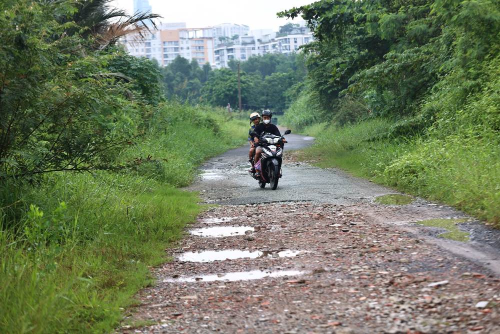 Con duong mon ben trong khu lam vien sinh thai dan ra bo song Sai Gon. Anh: Anh Tu