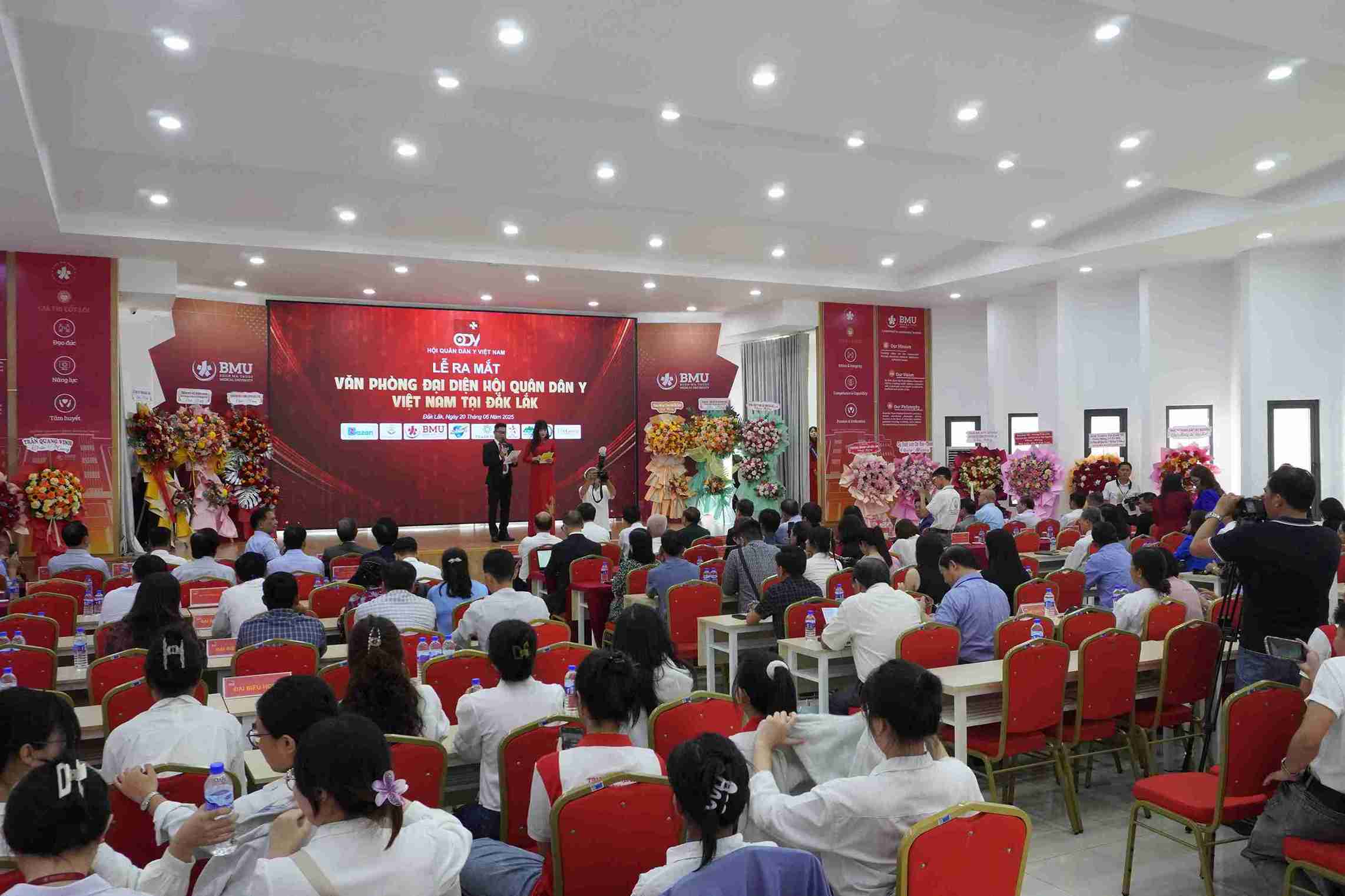 Quang canh buoi hoi thao. Anh: Bao Trung