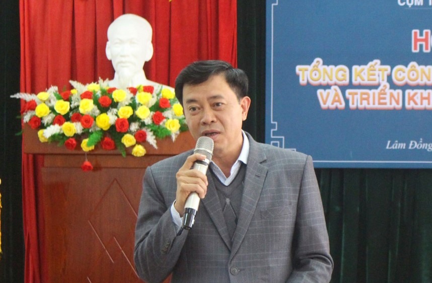 El Sr. Nguyen Trung Kien fue movilizado para trabajar en un nuevo lugar. Foto: Periodico Lam Dong