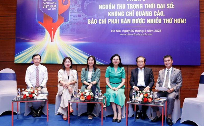 Discussion session No. 5 with the theme: Revenue in the digital age: Not only advertising, the press must sell more things. Photo: Hai Nguyen