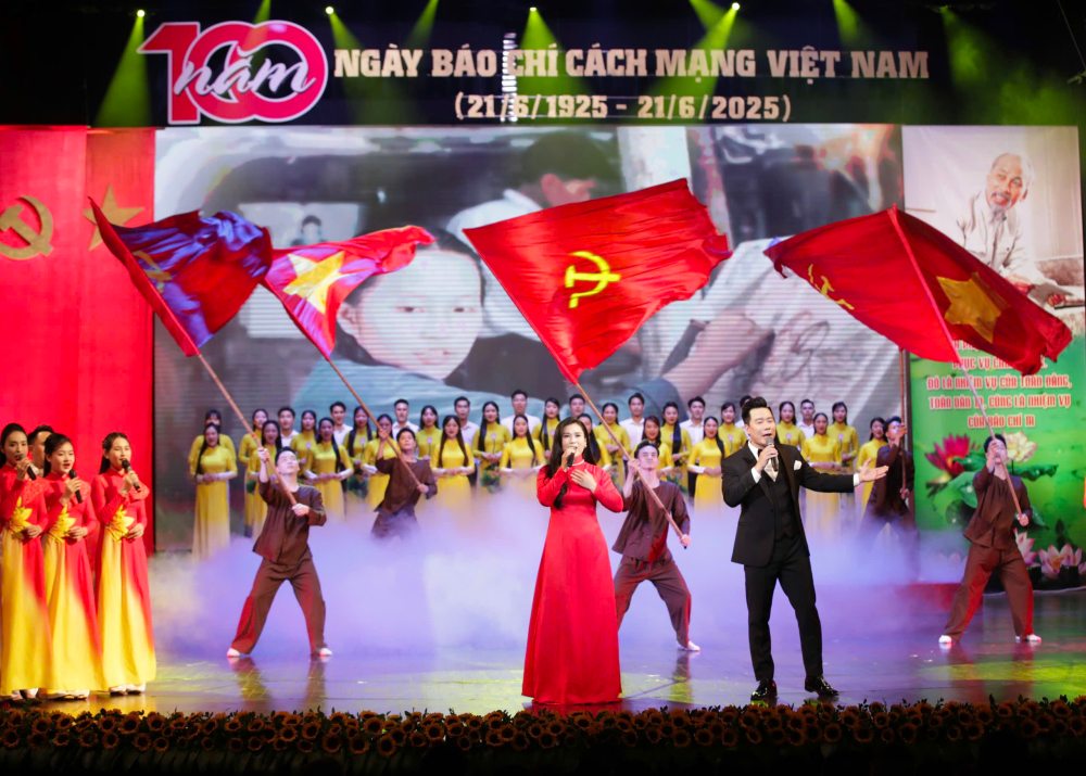 Ngay Bao chi Cach mang Viet Nam la ngay ky niem ra doi cua bao Thanh Nien do lanh tu Nguyen Ai Quoc sang lap. Anh: Tuan Minh