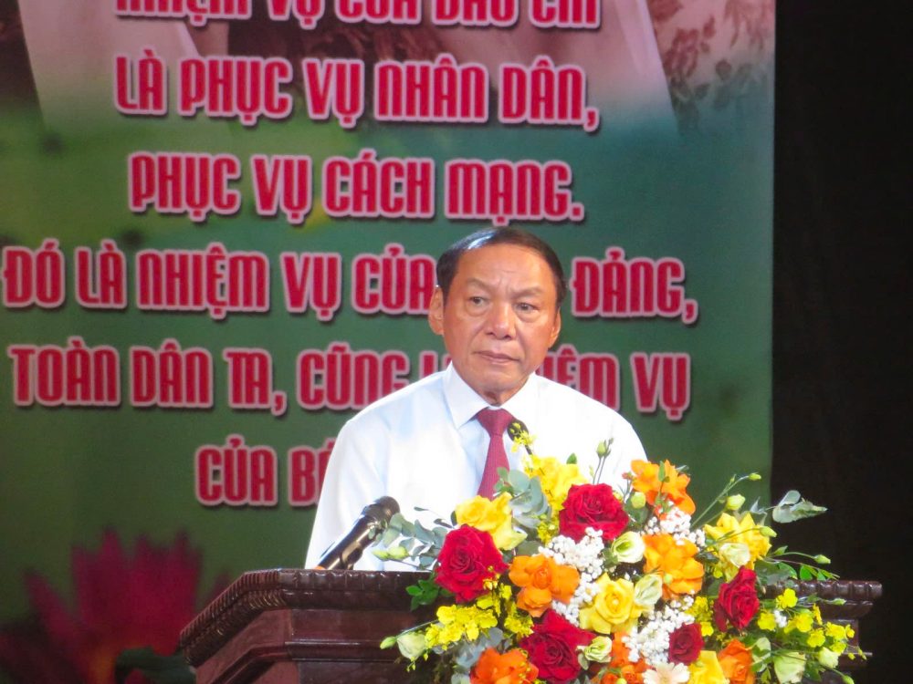 Sr. Nguyen Van Hung - Miembro del Comite Central del Partido, Ministro de Cultura, Deportes y Turismo hablo en el Programa de Arte para celebrar los 100 años del Dia de la Prensa Revolucionaria de Vietnam. Foto: Huyen Chi