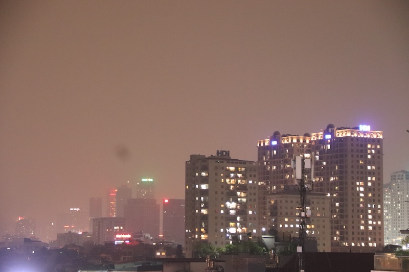 Bụi mịn gia tăng ở Hà Nội, chuyên gia cảnh báo.