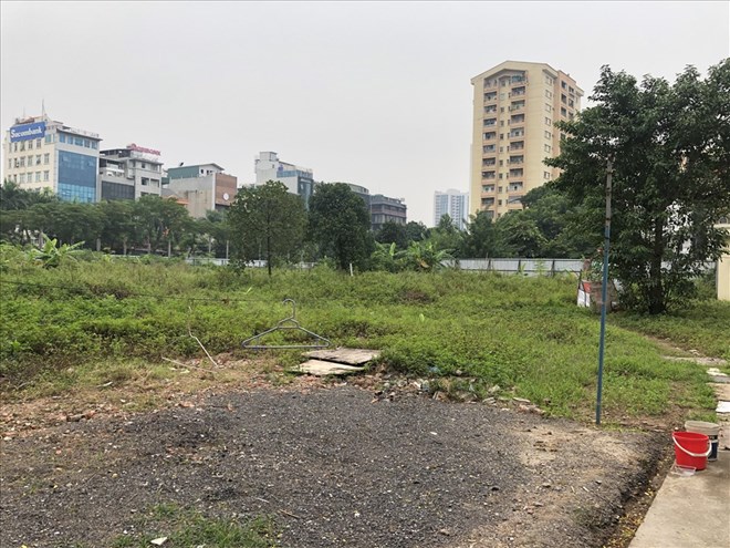 The Chairman of the People's Committee at the commune level is responsible for preventing and promptly handling violations of the law on land management and use... Photo: Cao Nguyen.