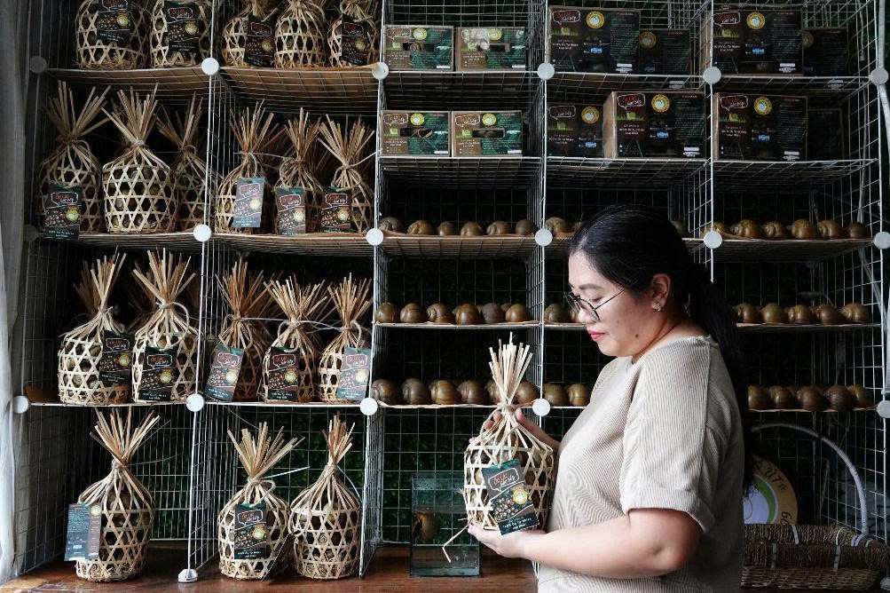 Anh: Ta Quang