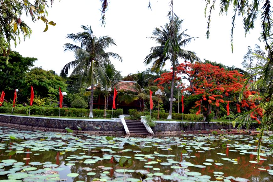 Nha san Bac Ho trong khu di tich Mo cu Pho bang Nguyen Sinh Sac toa lac tai Cao Lanh, Dong Thap. Anh: Thanh Mai