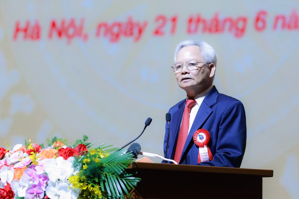Journalist Ta Ngoc Tan represented veteran journalists at the 100th Anniversary of the Vietnam Revolutionary Press Ceremony. Photo: Hai Nguyen