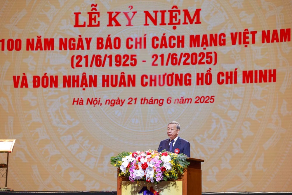El secretario general de Lam hablo en el centenario del Dia de la Prensa Revolucionaria de Vietnam (21 de junio de 1925 - 21 de junio de 2025). Foto: Hai Nguyen
