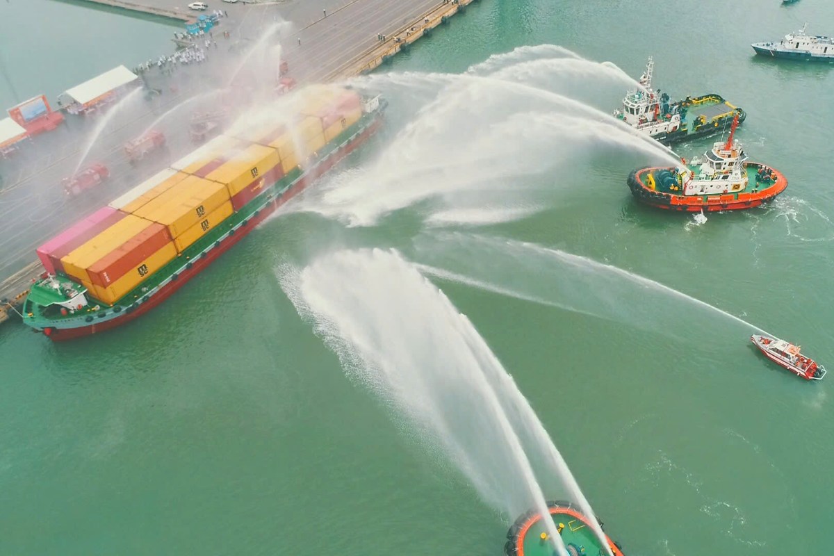 Các phương tiện tham gia diễn tập chữa cháy tại Cái Mép - Thị Vải. Ảnh: Công an cung cấp