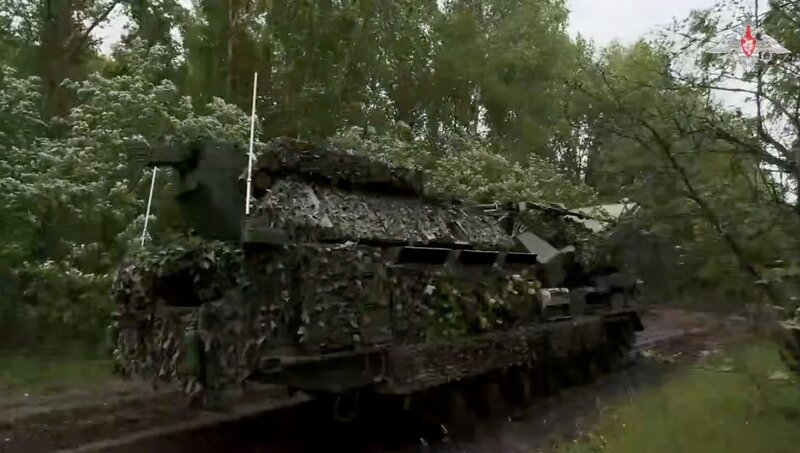 The vehicle carries the Russian S300V missile system. Photo: Russian Ministry of Defense