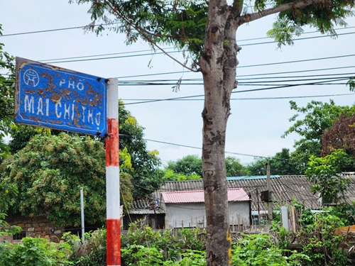 Dự án chậm tiến độ ảnh hưởng lớn đến đời sống người dân trong khu vực. Ảnh: Minh Hạnh 