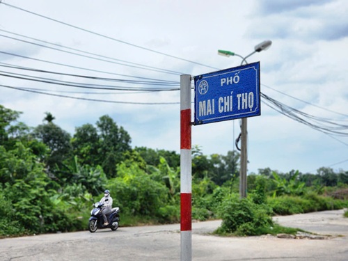 Dự án chậm tiến độ gần 21 năm khiến việc đi lại của người dân gặp khó khăn. Ảnh: Minh Hạnh