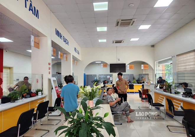 The People's Committee of Cao Bang province guides commune-level authorities to publicize administrative procedures. Photo: Tan Van