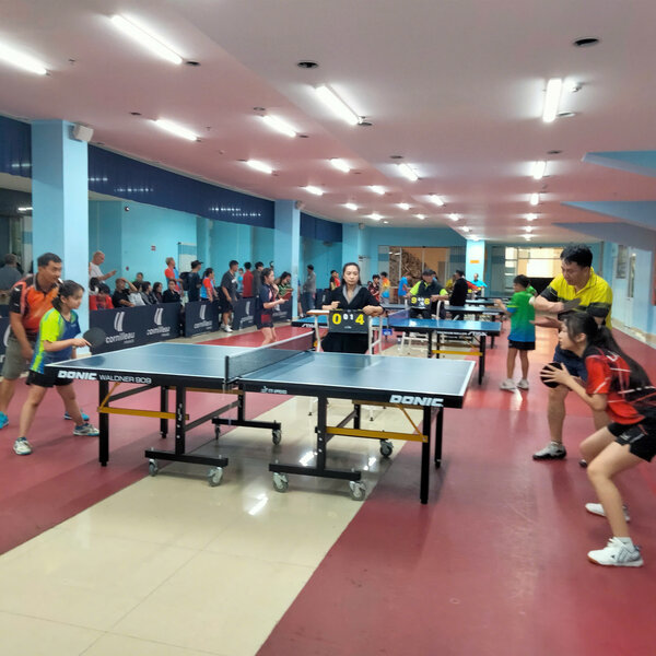 Hon 100 van dong vien tham gia “Giai bong ban Gia dinh” o Lam Dong. Anh: Lam Duc