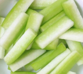 Combining banh mi with egg whites and low- potassium vegetables such as cucumber and squash will create a balanced breakfast, good for people with kidney failure. Photo: Kieu Vu