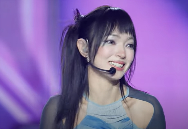 Chau Bui bat khoc khi chia se. Anh: Nha san xuat “Em xinh say hi” cung cap