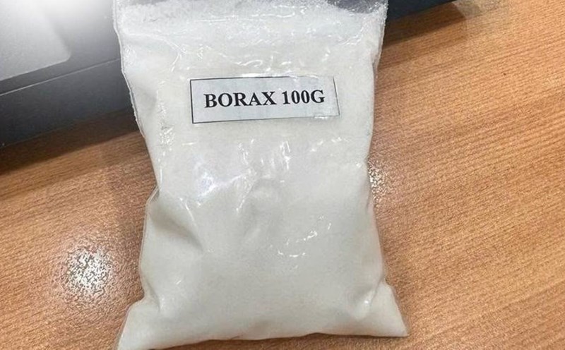 The girl was poisoned after drinking the wrong water mixed with slime. Photo: Provided by the hospital