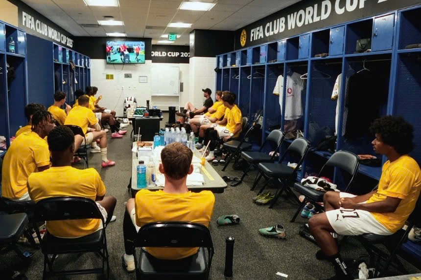 El jugador de Dortmund observo el partido en el vestuario. Foto: Dortmund Club