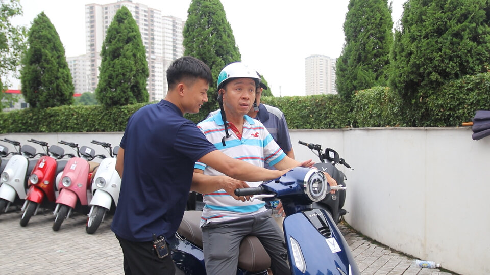 Having been attached to gasoline vehicles for decades, people are ready to switch to electric vehicles to reduce pollution