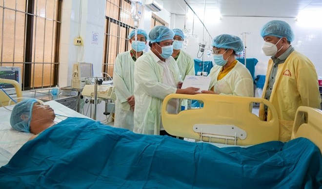 Xử lý đối tượng đánh mẹ ruột, một Tổ phó an ninh cơ sở ở Cà Mau bị đâm trọng thương