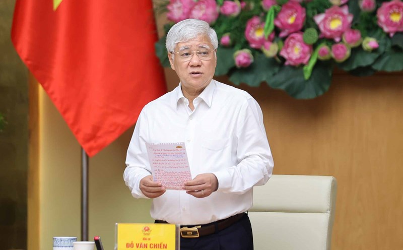 Chairman of the Central Committee of the Vietnam Fatherland Front Do Van Chien said that adjusting the target of completing the program to eliminate temporary and dilapidated houses by August 31, 2025 is completely feasible. Photo: VGP/Nhat Bac.