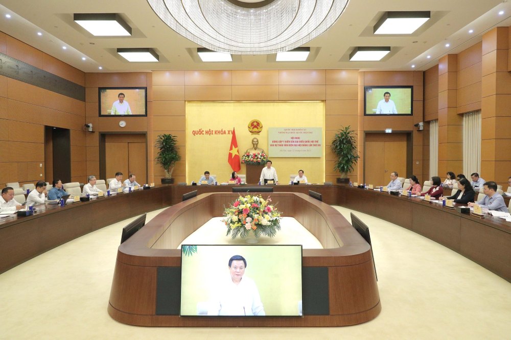 Toan canh hoi nghi. Anh: Ho Long
