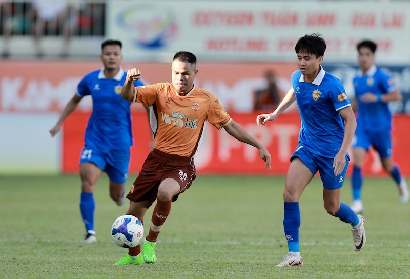 Hoang Anh Gia Lai tao the tran chu dong voi loi the dan ban. Anh: Nhat Anh